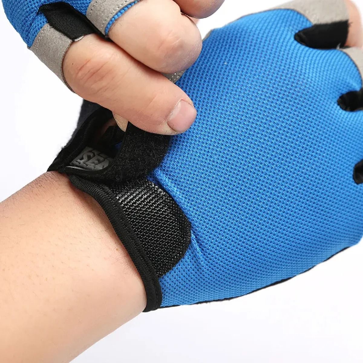 Fitness Cycling Gloves for Men and Women Breathable Anti Slip Training Gloves