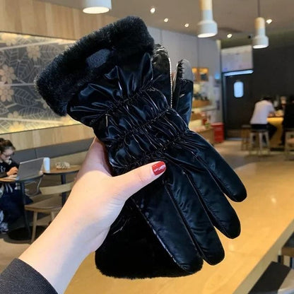 Women Winter Warm Ski Gloves with Fleece Lining and Touch Screen Design