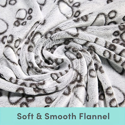 Cozy Cartoon Pet Blanket for Cats and Dogs