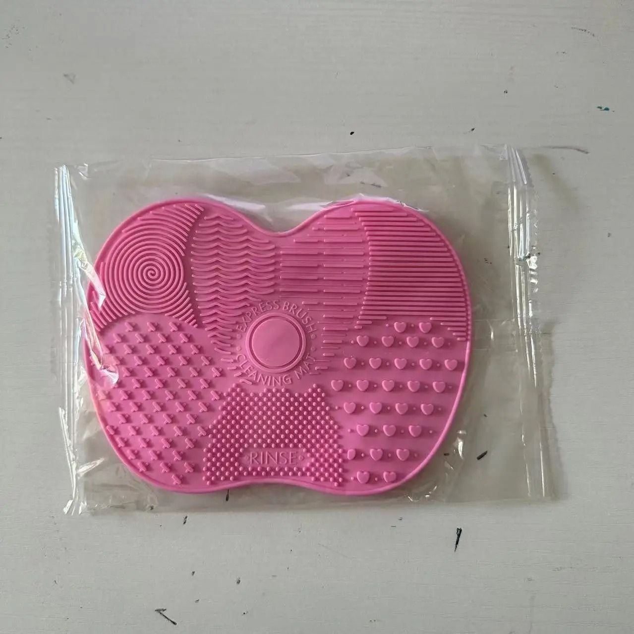 Silicone Apple Shaped Makeup Brush Cleaner Pad With Suction Cup