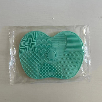 Silicone Apple Shaped Makeup Brush Cleaner Pad With Suction Cup