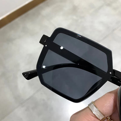 Big Frame Vintage Sunglasses for Men and Women – Retro Square UV Protection Eyewear