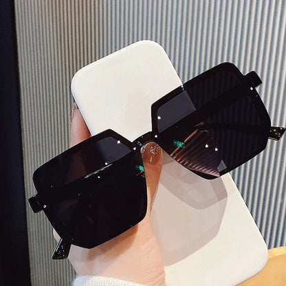 Big Frame Vintage Sunglasses for Men and Women – Retro Square UV Protection Eyewear