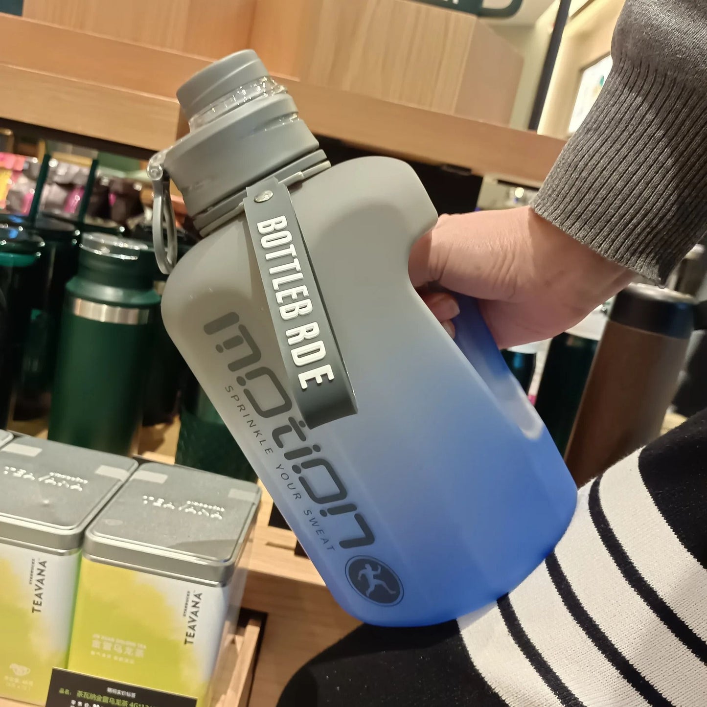 2.4 Liter Sports Water Bottle with Straw and Handle for Fitness and Outdoor Use