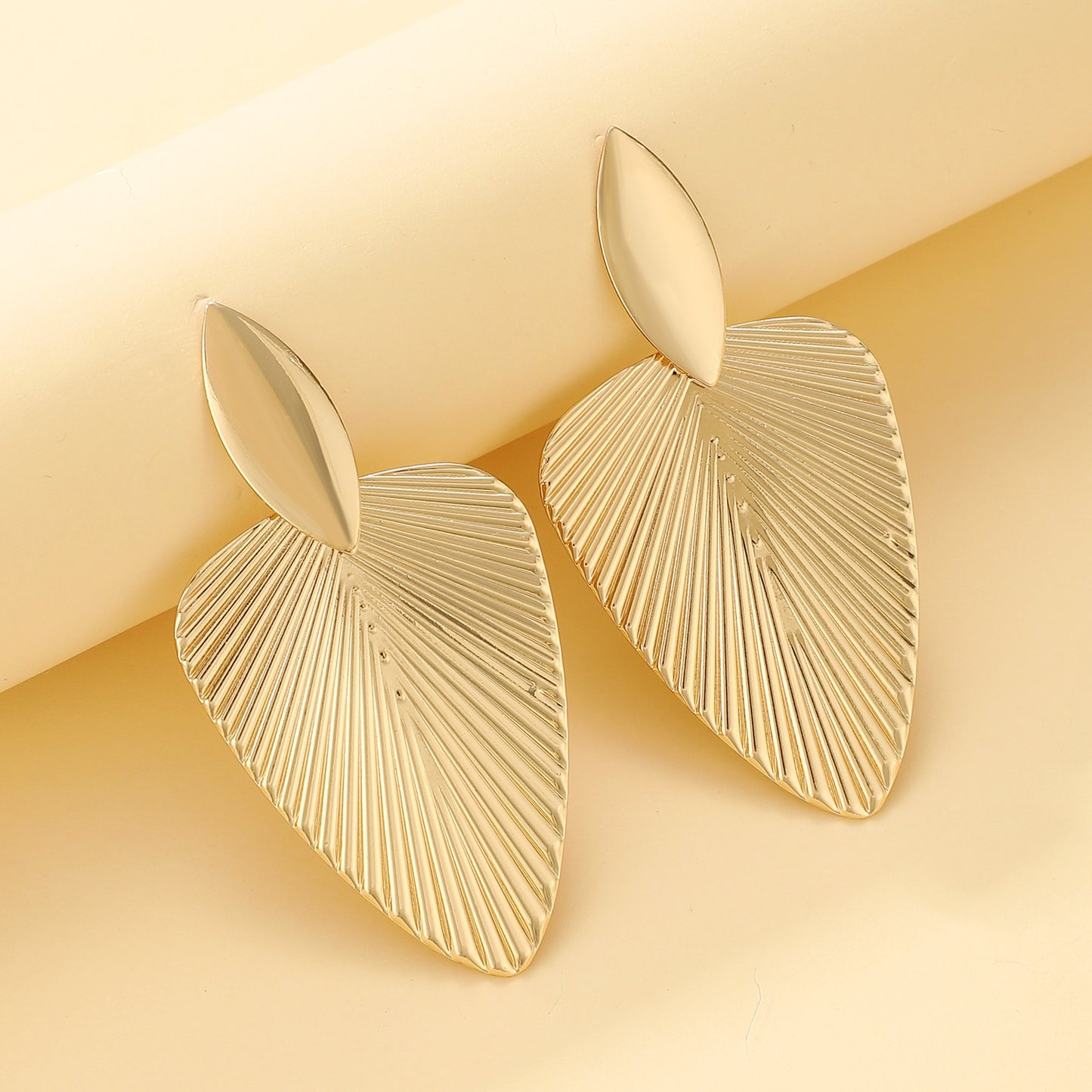 Big Earrings Womens Exaggerated Fashion, Advanced Metal Textured Leaf Pendant, Geometry Drop Earring