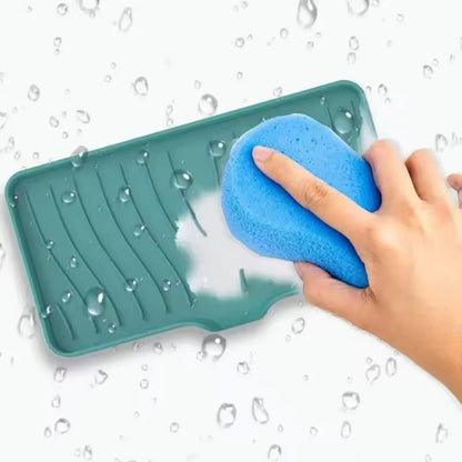 Silicone Self-Draining Soap Tray – Compact Soap & Sponge Holder for Bathroom & Kitchen