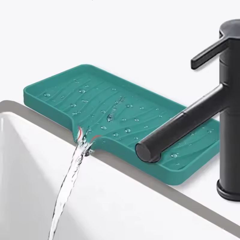 Silicone Self-Draining Soap Tray – Compact Soap & Sponge Holder for Bathroom & Kitchen