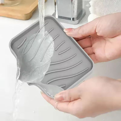 Silicone Self-Draining Soap Tray – Compact Soap & Sponge Holder for Bathroom & Kitchen