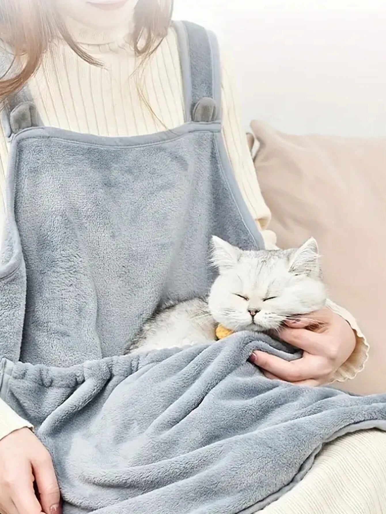 Cozy Pet Carrier Apron, Ideal for Small Cats and Dogs, Outdoor Winter Travel, Cat Sleeping Features