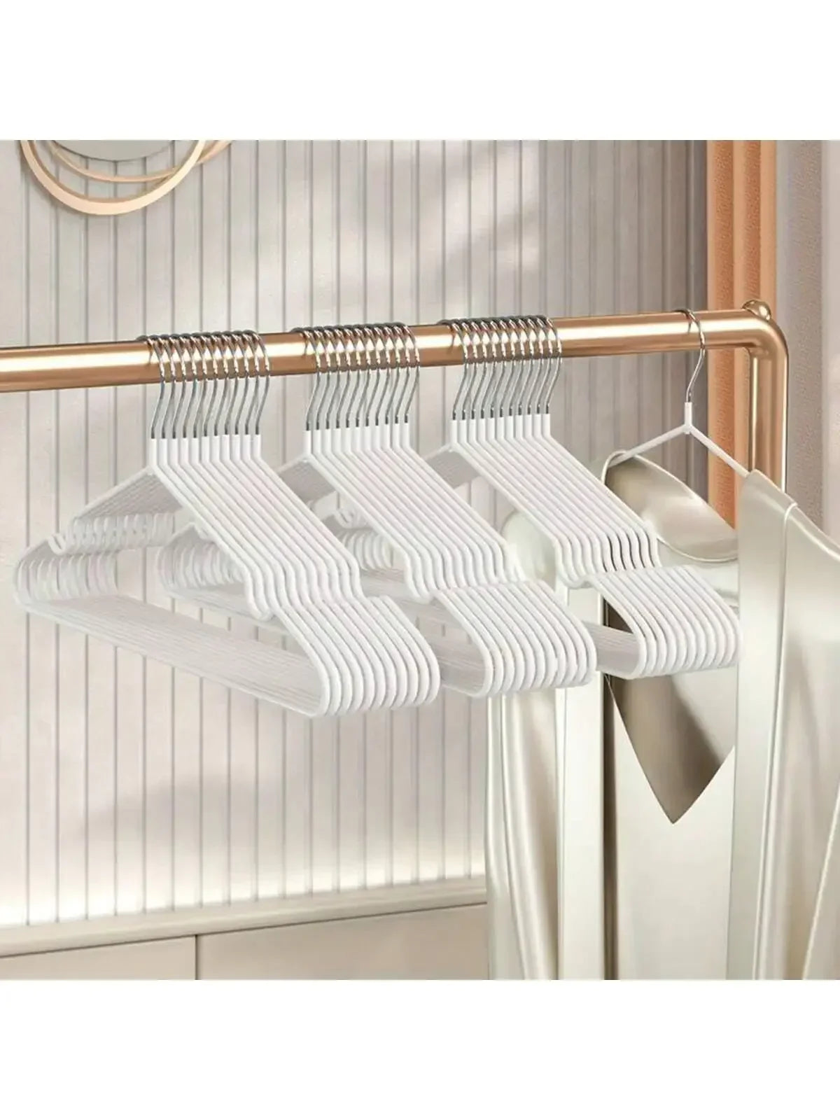 Metal Trace Less No-slip Clothes Hangers, Durable Strong Clothes Racks, Space Saver For Bedroom Organisation