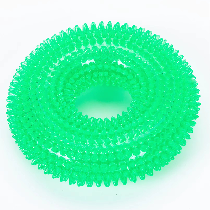 Natural TPR Rubber Dog Chew Toy Interactive Squeaky Thorn Ring for Puppy Teeth Cleaning and Grinding