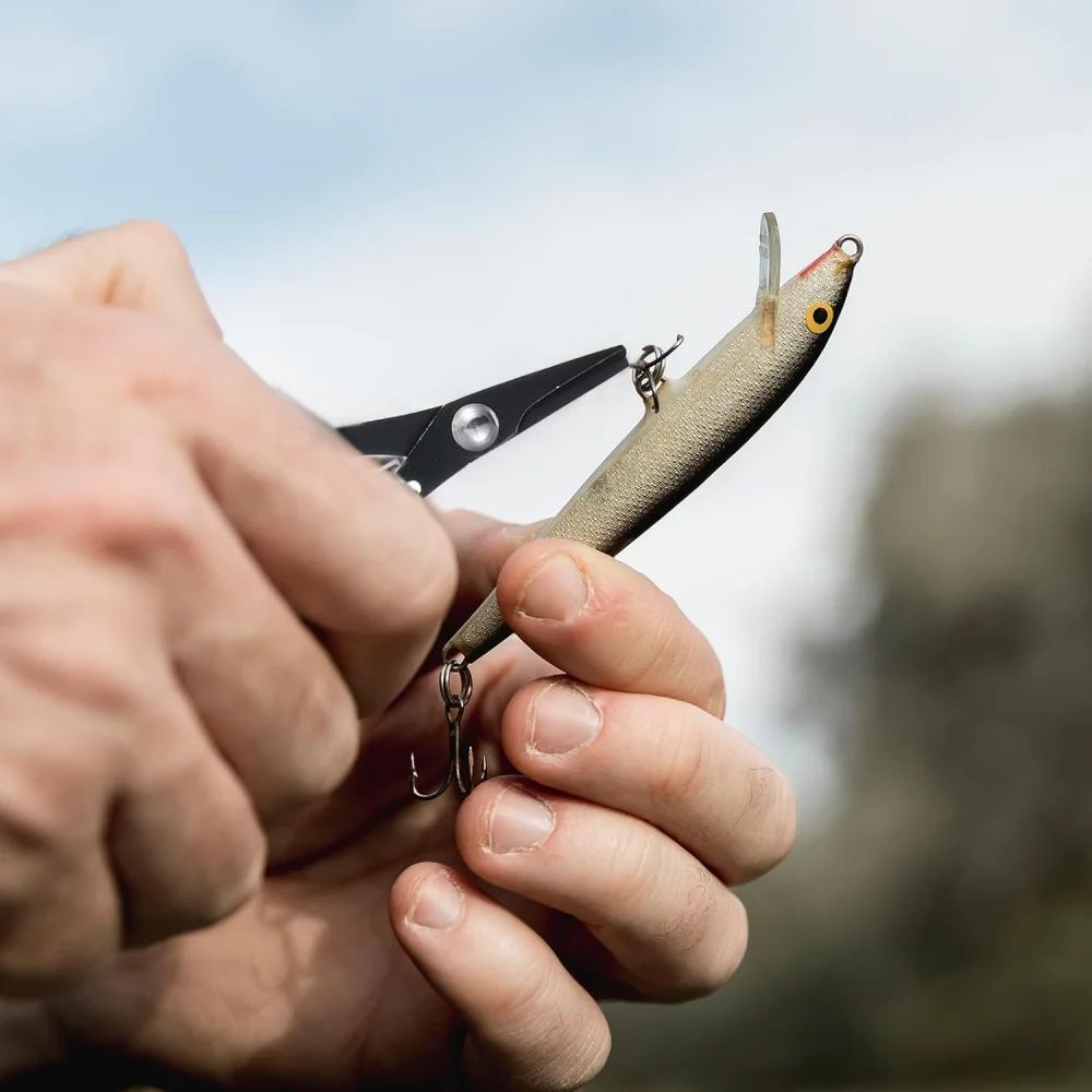 Stainless Steel Braided Line Scissors with Retractable Lanyard – Fast, Clean Fishing Line Cutter for Tackle Boxes