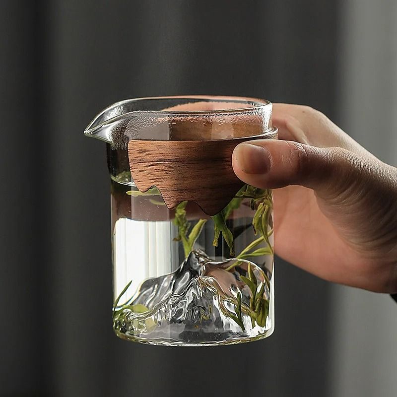 Anti Scalding Wooden Handle Glass Fair Cup Tea Pitcher
