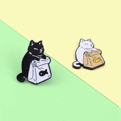 2-Piece Black & White Cat Brooch Set – Cute Cat Brooch Cartoon Cat Pin for Jackets & Bags