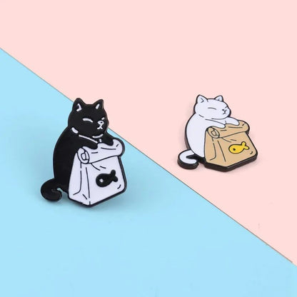 2-Piece Black & White Cat Brooch Set – Cute Cat Brooch Cartoon Cat Pin for Jackets & Bags