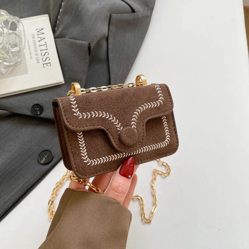 Elegant Embroidered Mini Chain Crossbody Bag – Stylish Women Handbag with Chain Strap & Compact Square Design
