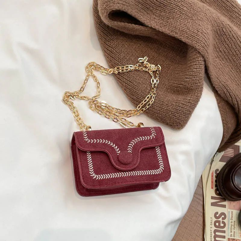Elegant Embroidered Mini Chain Crossbody Bag – Stylish Women Handbag with Chain Strap & Compact Square Design