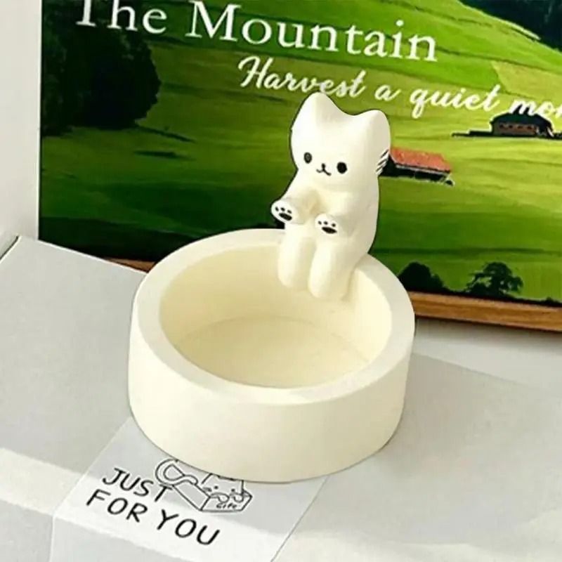 Cute Kitten Candle Holder with Hand-Warming Paws Design