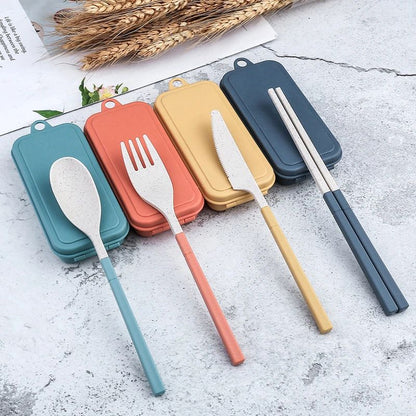 EcoLite 4-Piece Portable Travel Cutlery Set – Sustainable Eco-Friendly Wheat Straw Tableware with Case