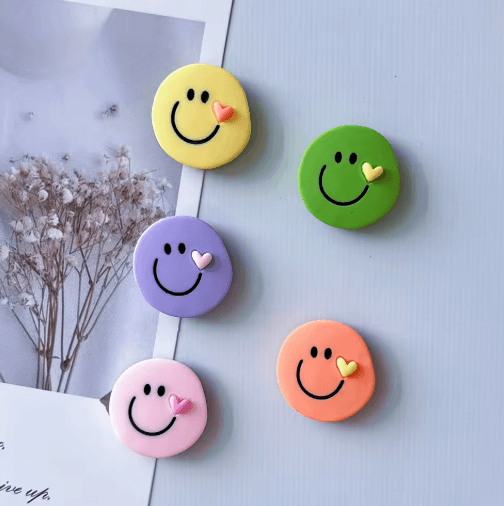5-Piece Colorful Round Face Fridge Magnets – Festive Decorative Magnets for Kitchen & Christmas