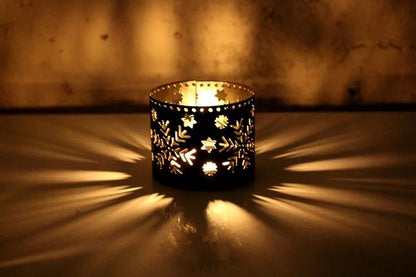 Vintage Snowflake Deer Candle Holder – Elegant Christmas candle holder for Festive Table Decor