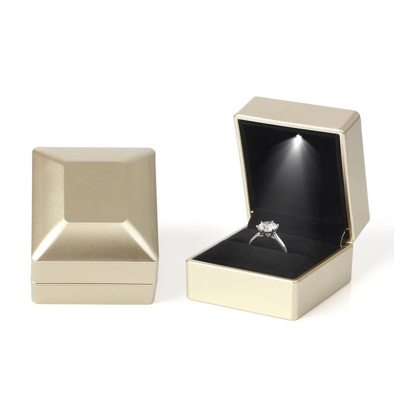 LED Lighted Jewelry Box – Heart & Square Velvet Proposal Cases