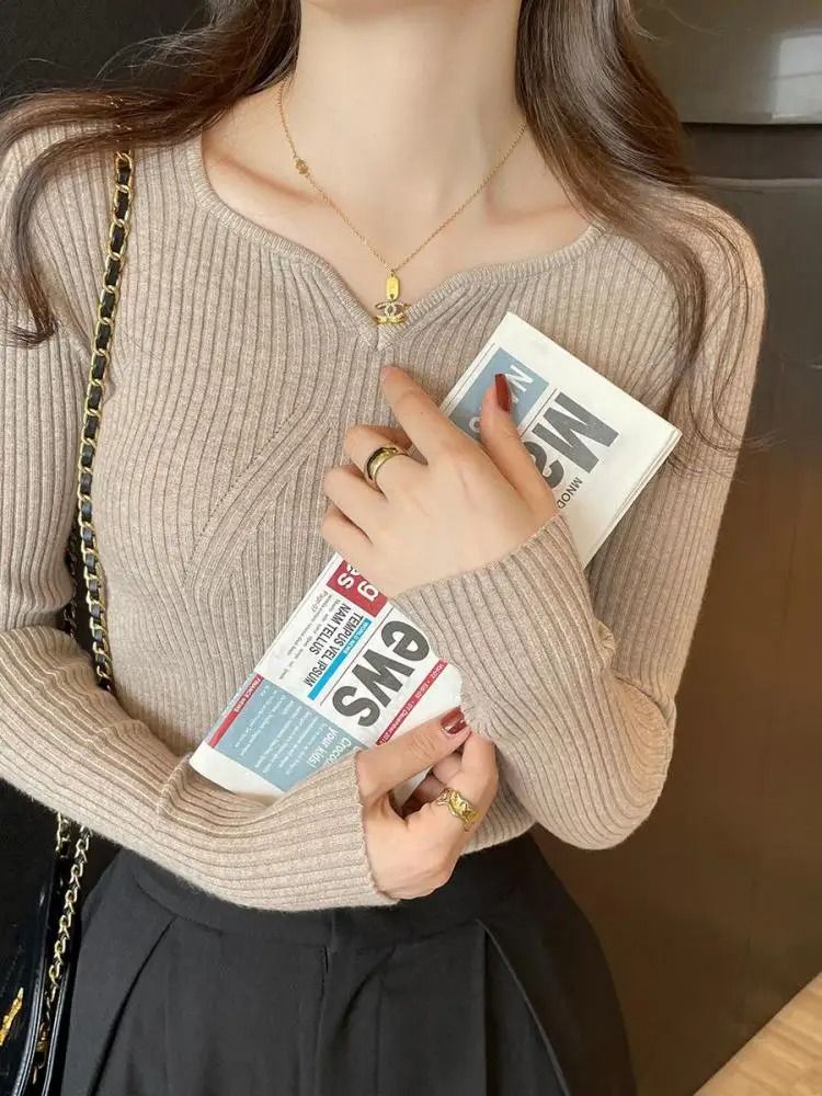 2025 Basic V-Neck Chic Pullover – Slim Ribbed Knitted Sweater for Autumn & Winter