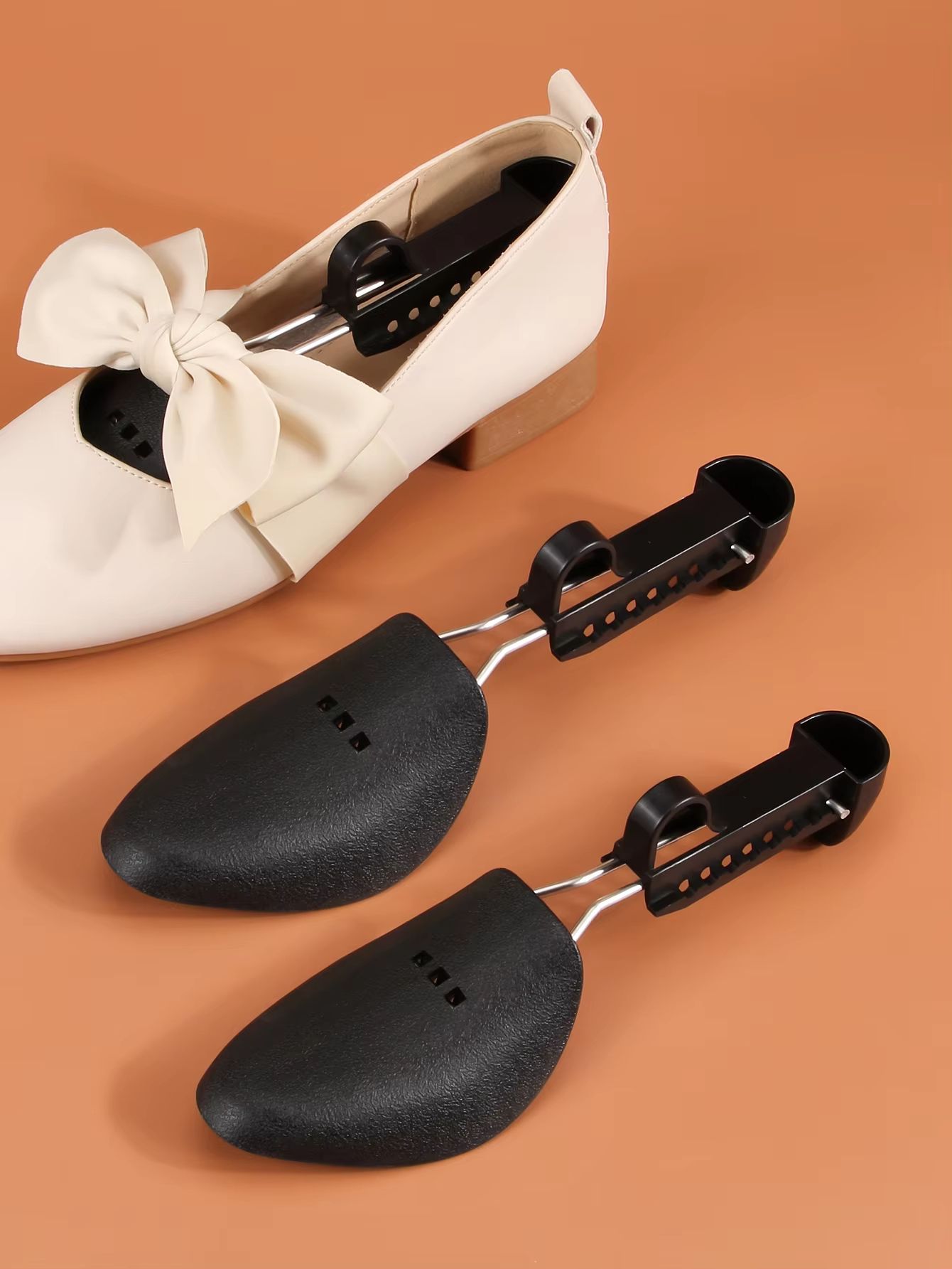 Adjustable Plastic Shoe Tree Set for Men and Women, Boot Shaper and Shoe Support Inserts, White or Black