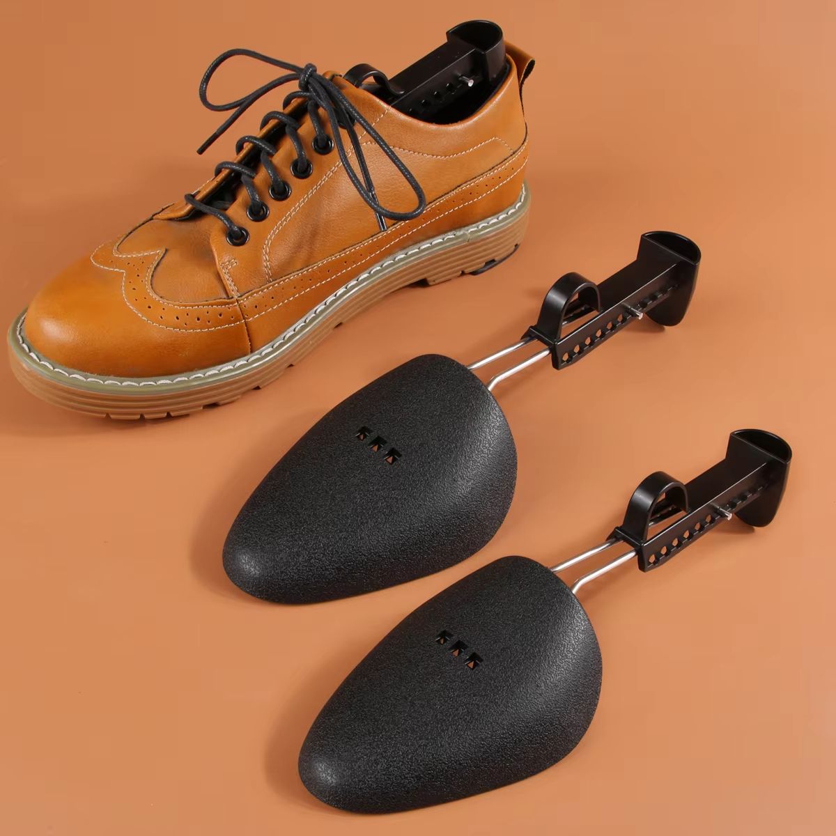 Adjustable Plastic Shoe Tree Set for Men and Women, Boot Shaper and Shoe Support Inserts, White or Black