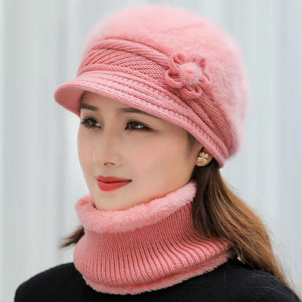 Elegant Winter Knitted Beanie and Scarf Set – Faux Fur Lined Warmth