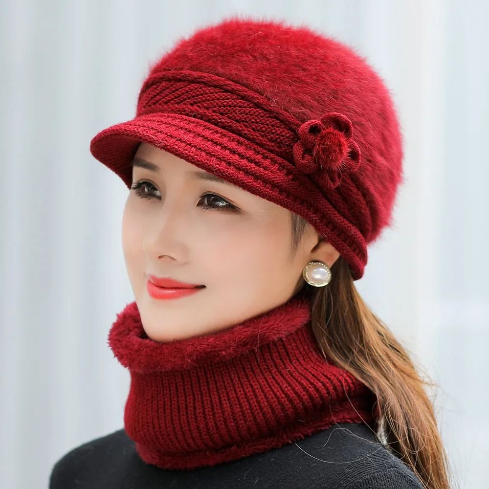 Elegant Winter Knitted Beanie and Scarf Set – Faux Fur Lined Warmth