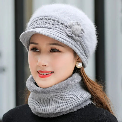 Elegant Winter Knitted Beanie and Scarf Set – Faux Fur Lined Warmth