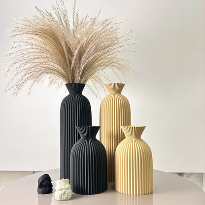 2-Piece Wavy Pattern Art Decorative Vases for Home