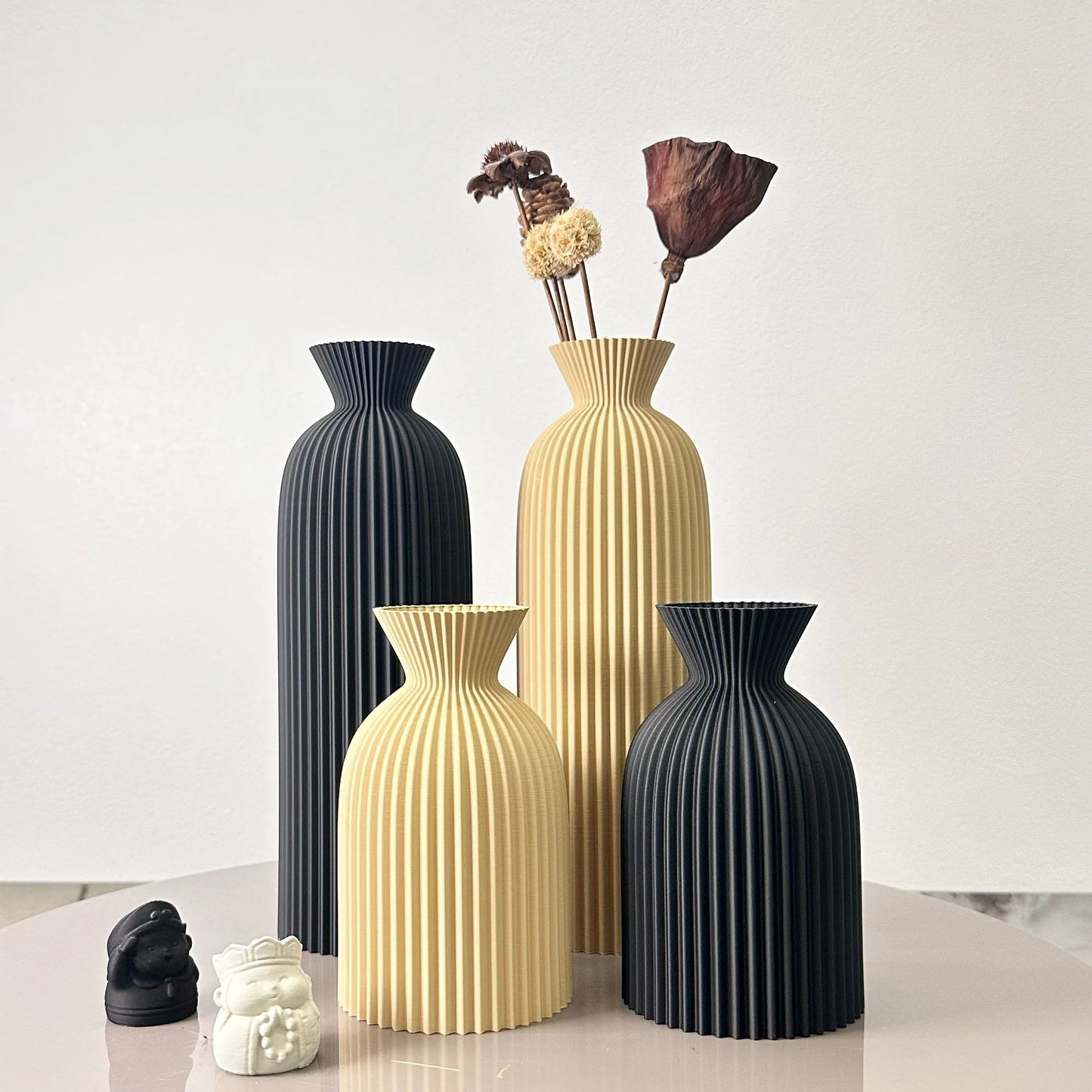 2-Piece Wavy Pattern Art Decorative Vases for Home