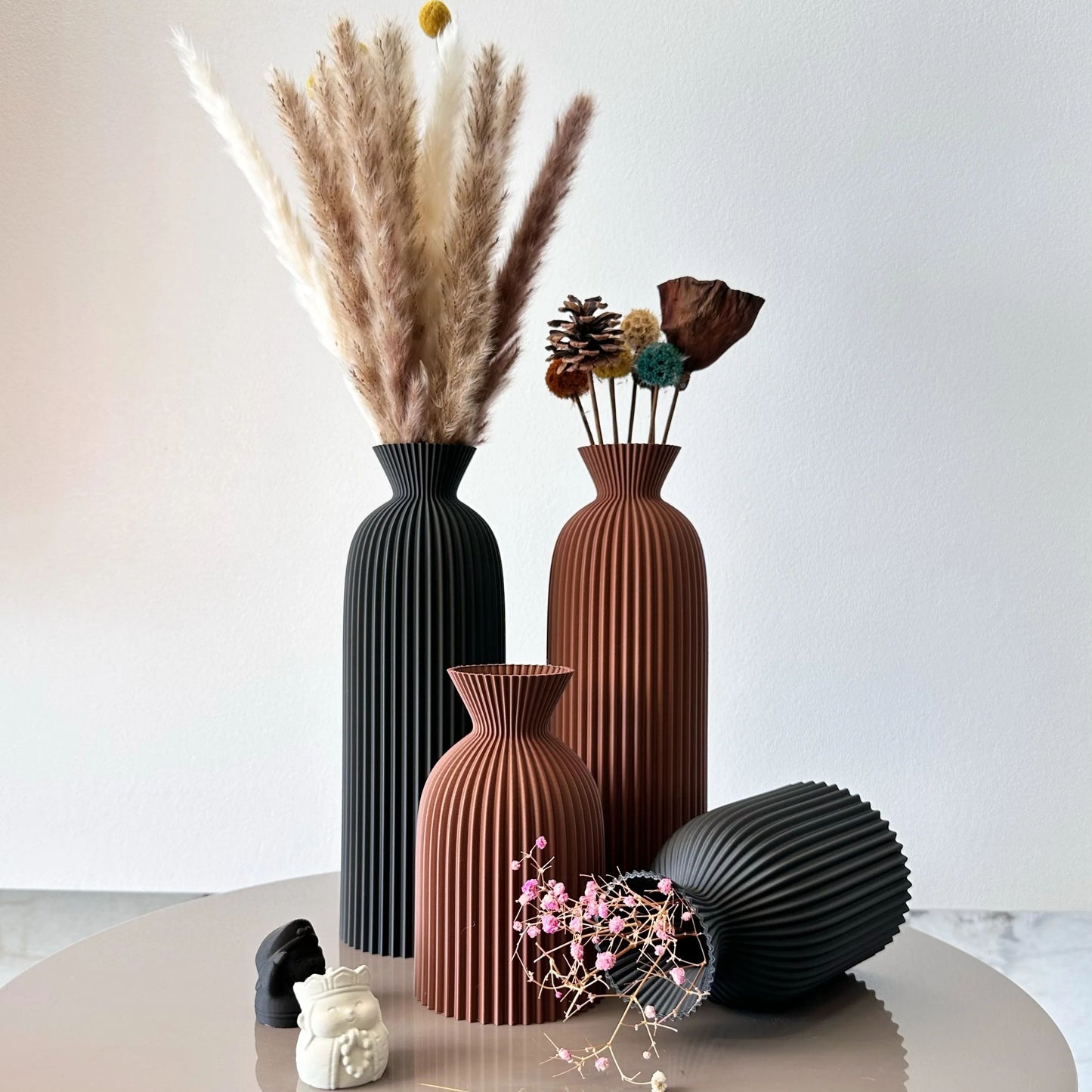 2-Piece Wavy Pattern Art Decorative Vases for Home