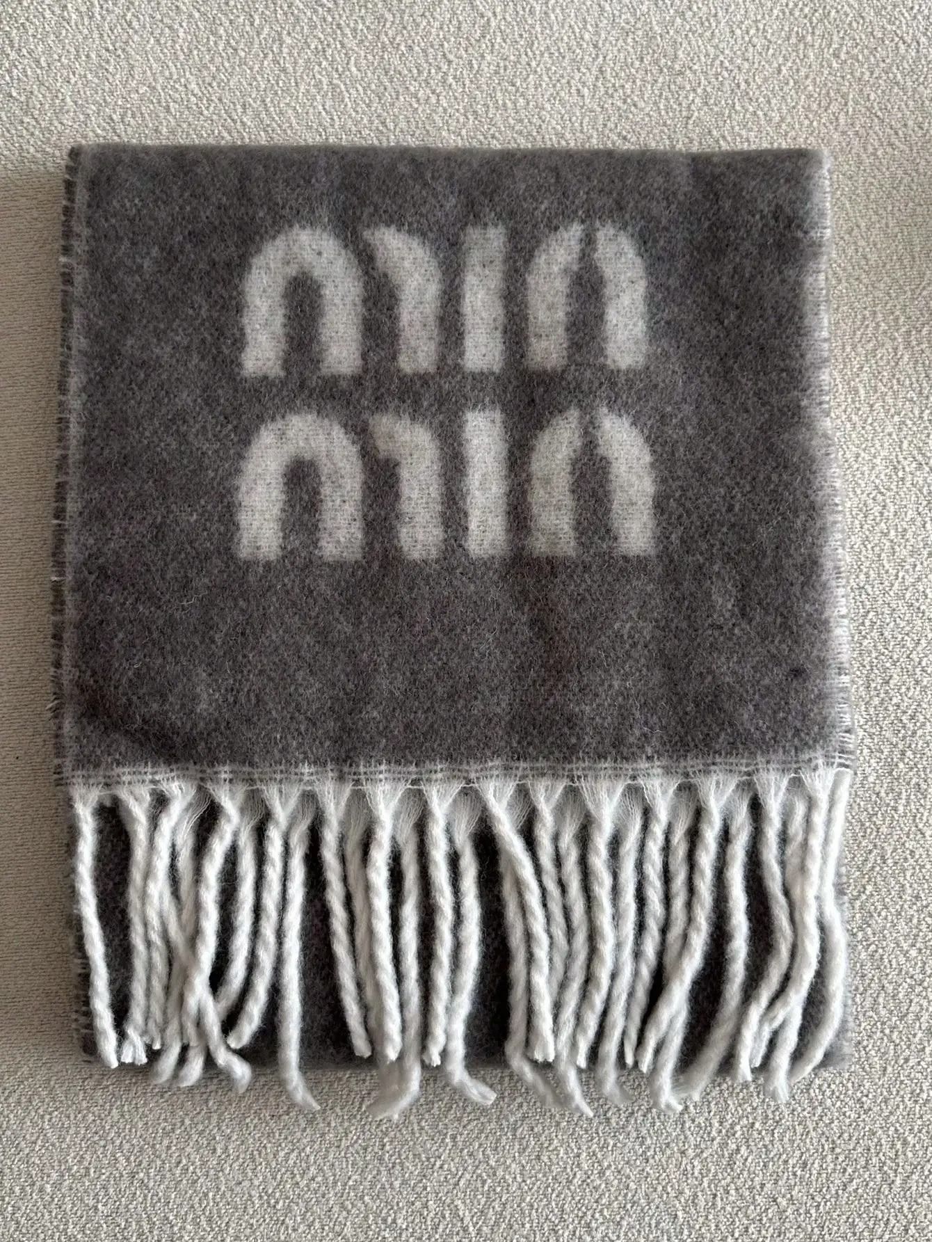 Thick Jacquard Knit Scarf Wool Blend Letter Pattern Winter Shawl Two Color Fashion Scarf