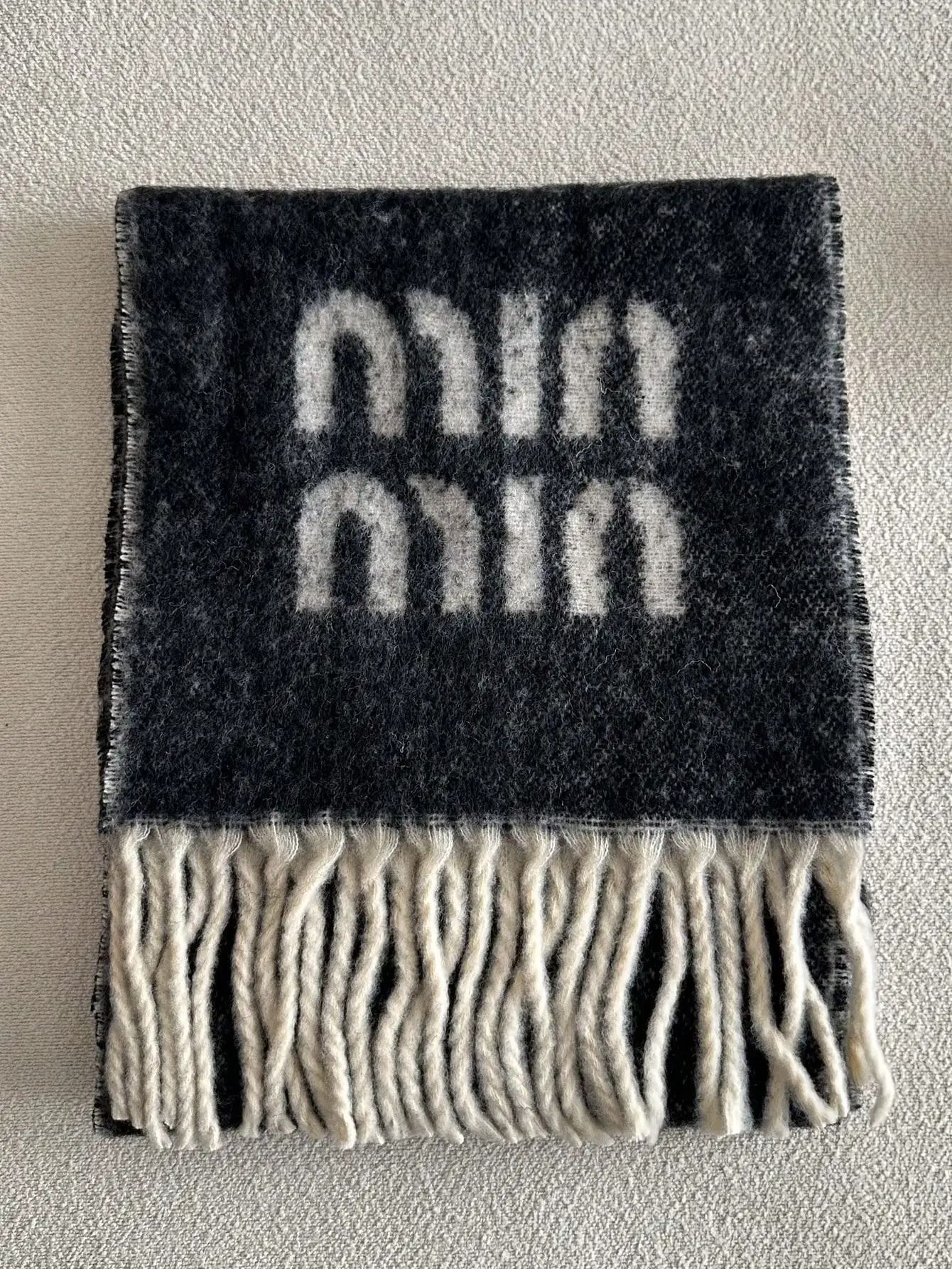 Thick Jacquard Knit Scarf Wool Blend Letter Pattern Winter Shawl Two Color Fashion Scarf