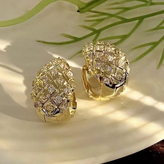 Retro Gold Water Drop Earrings for Women – French-Inspired Statement Studs
