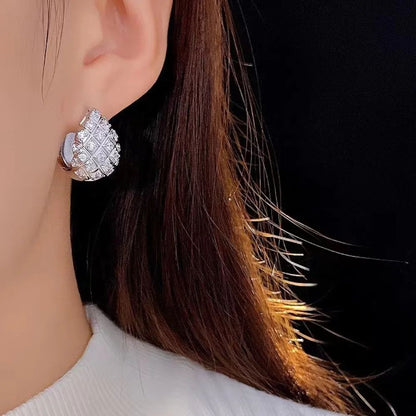 Retro Gold Water Drop Earrings for Women – French-Inspired Statement Studs