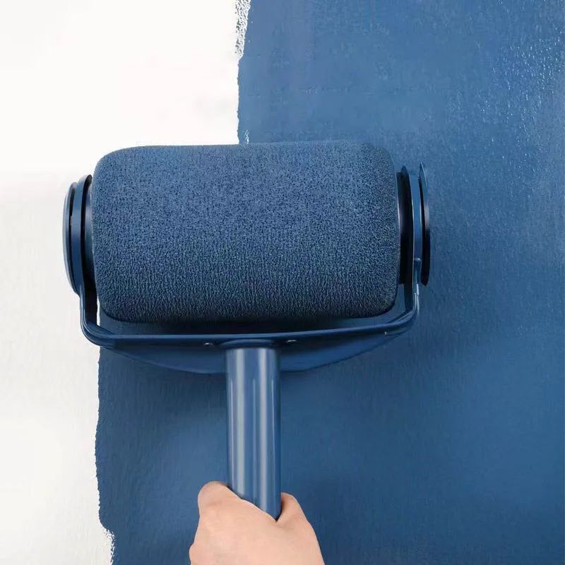 High-Coverage Self-Priming Paint Roller Brush for Smooth Wall Finishes