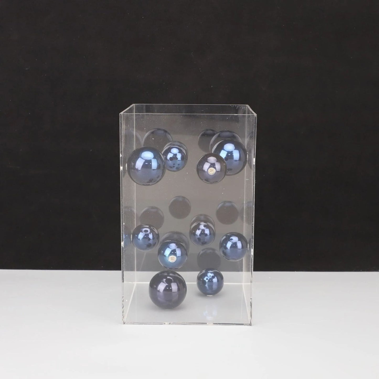 Modern Clear Acrylic Cube Display Box – Square Transparent Cover for Home Decor & Collectibles
