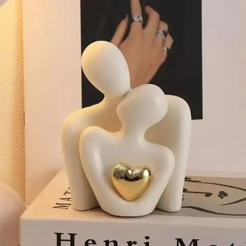 Romantic Couple Embrace Statue – Love Figurine Decor for Bedroom & Valentine's Gift