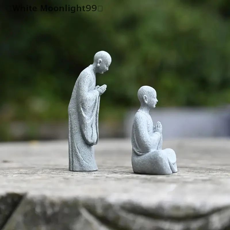 Zen Wishing Monk Resin Figurine – Buddhist Micro Landscape Decor for Aquarium, Garden & Meditation Space