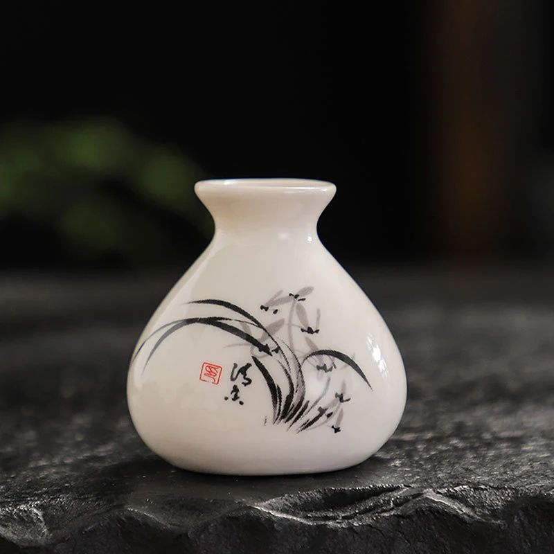 Chinese Style ceramic toothpick holder and cotton swab jar mini retro vase