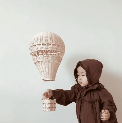 Handwoven Rattan Hot Air Balloon Wall Hanging – Boho Nursery Decor & Baby Photo Prop