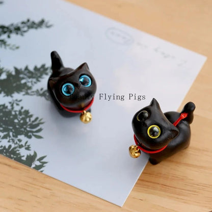 Whittle Charm Mini Wooden Cat Figurine – Hand-Carved Natural Wood Animal Decor with Bell