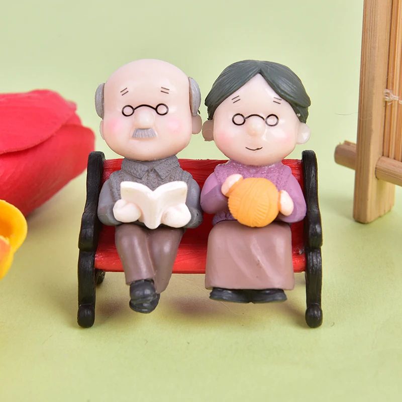 Mini Lovers Couple Garden Figurine Set – Cute Chair Animal Miniatures for Fairy Garden & Terrarium Decor