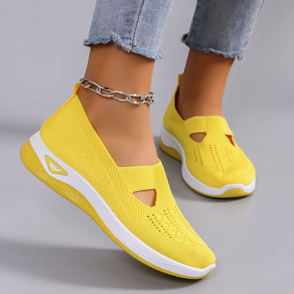 Breathable Lightweight Women's Sports Shoes for Everyday Comfort