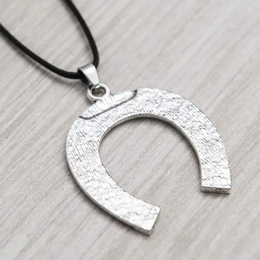 Lucky Horseshoe House Car Pendant Rearview Mirror Ornament
