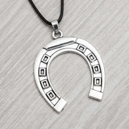 Lucky Horseshoe House Car Pendant Rearview Mirror Ornament